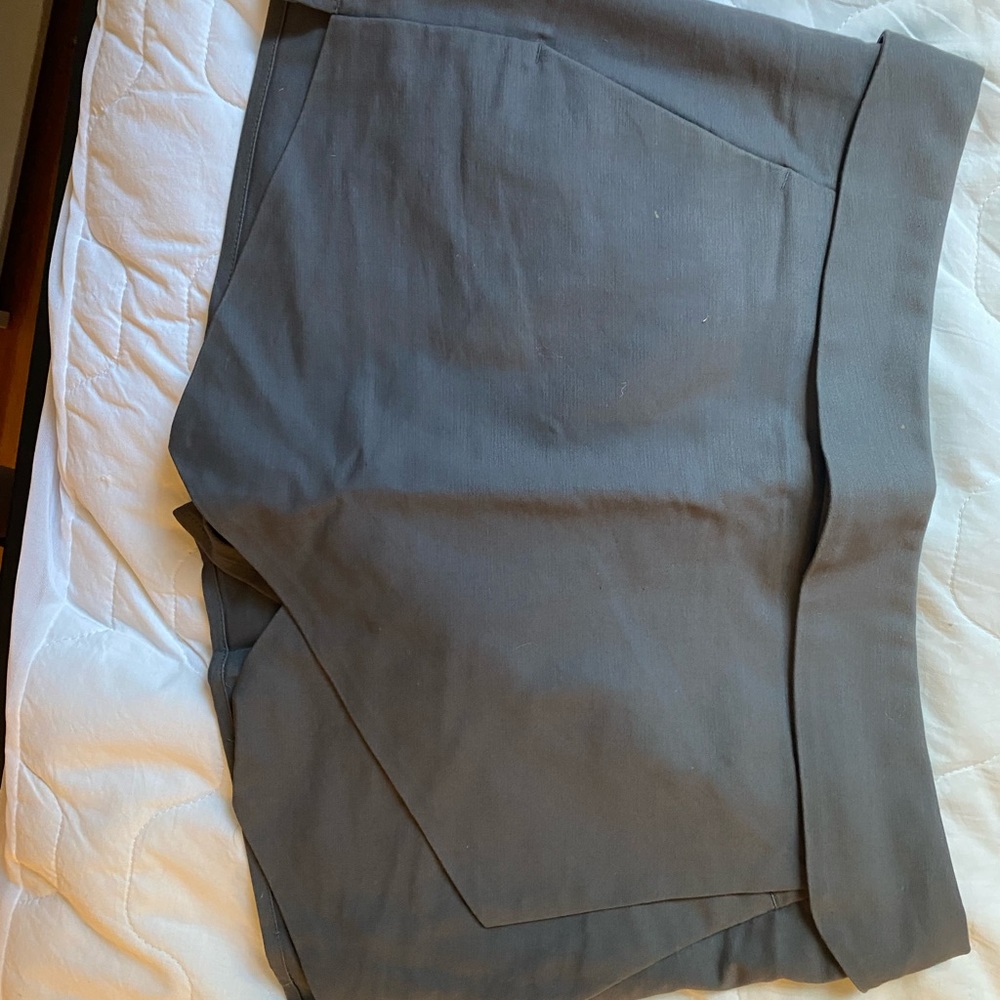 Grey Aritzia Skort with pockets